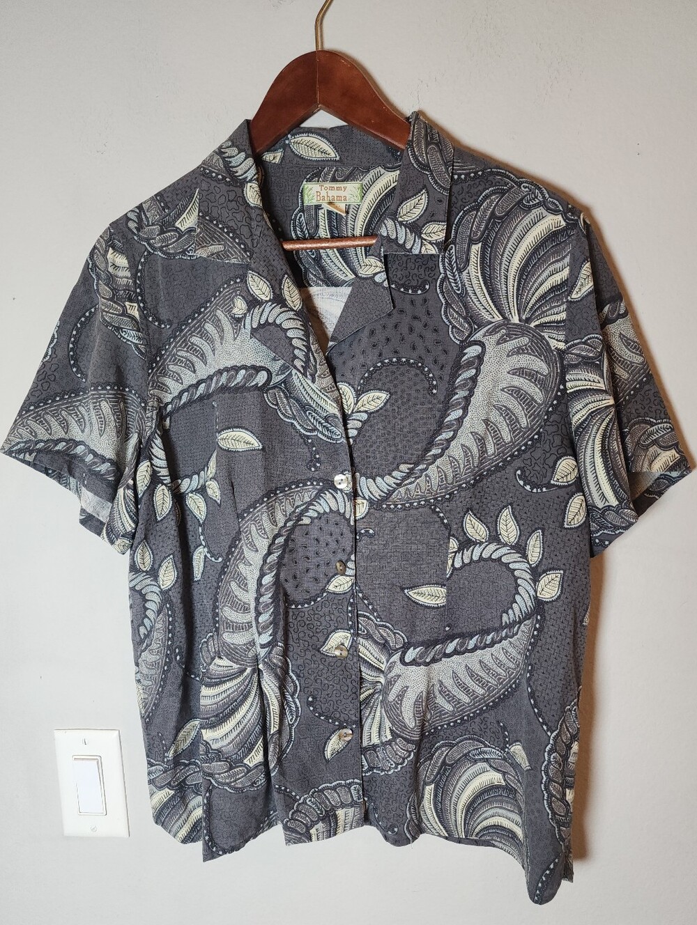 Tommy Bahama 100% Silk Short Sleeve Button Front Shirt Women's Size XL
